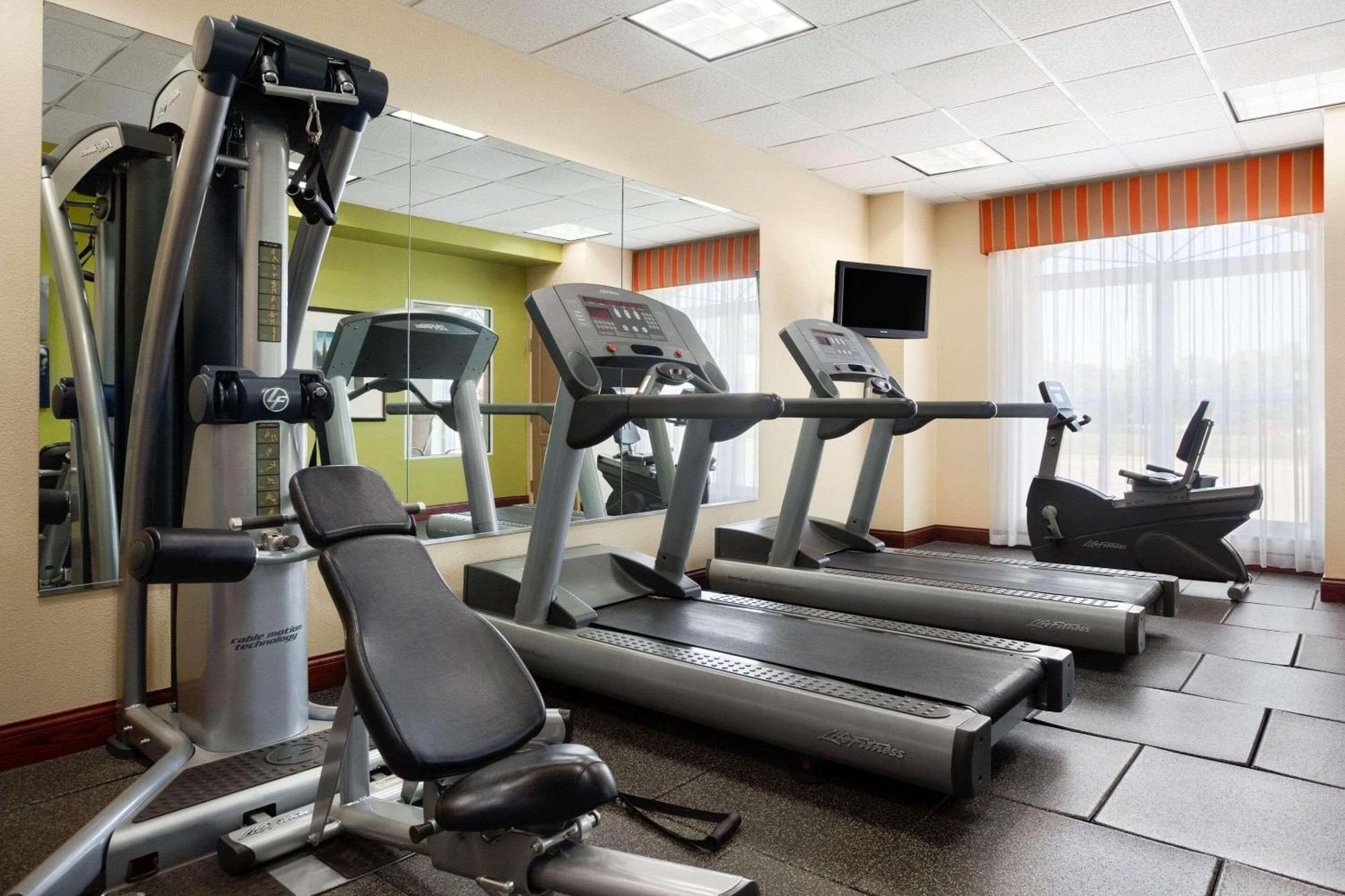 Country & By Radisson, Lexington Park