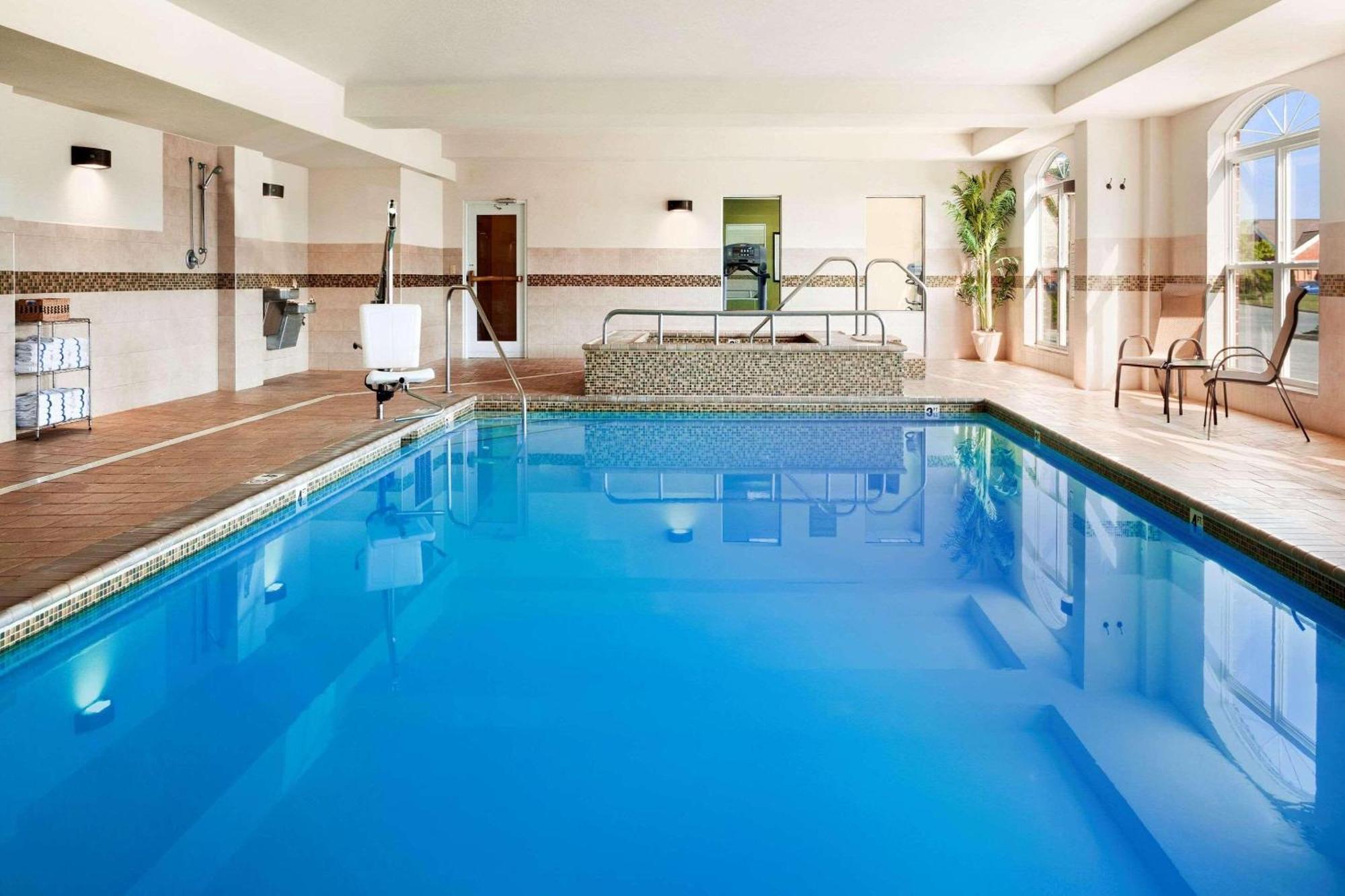 Country & By Radisson, Lexington Park California