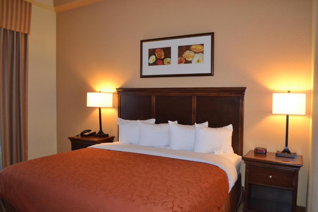 Country & By Radisson, Lexington Park Hotel