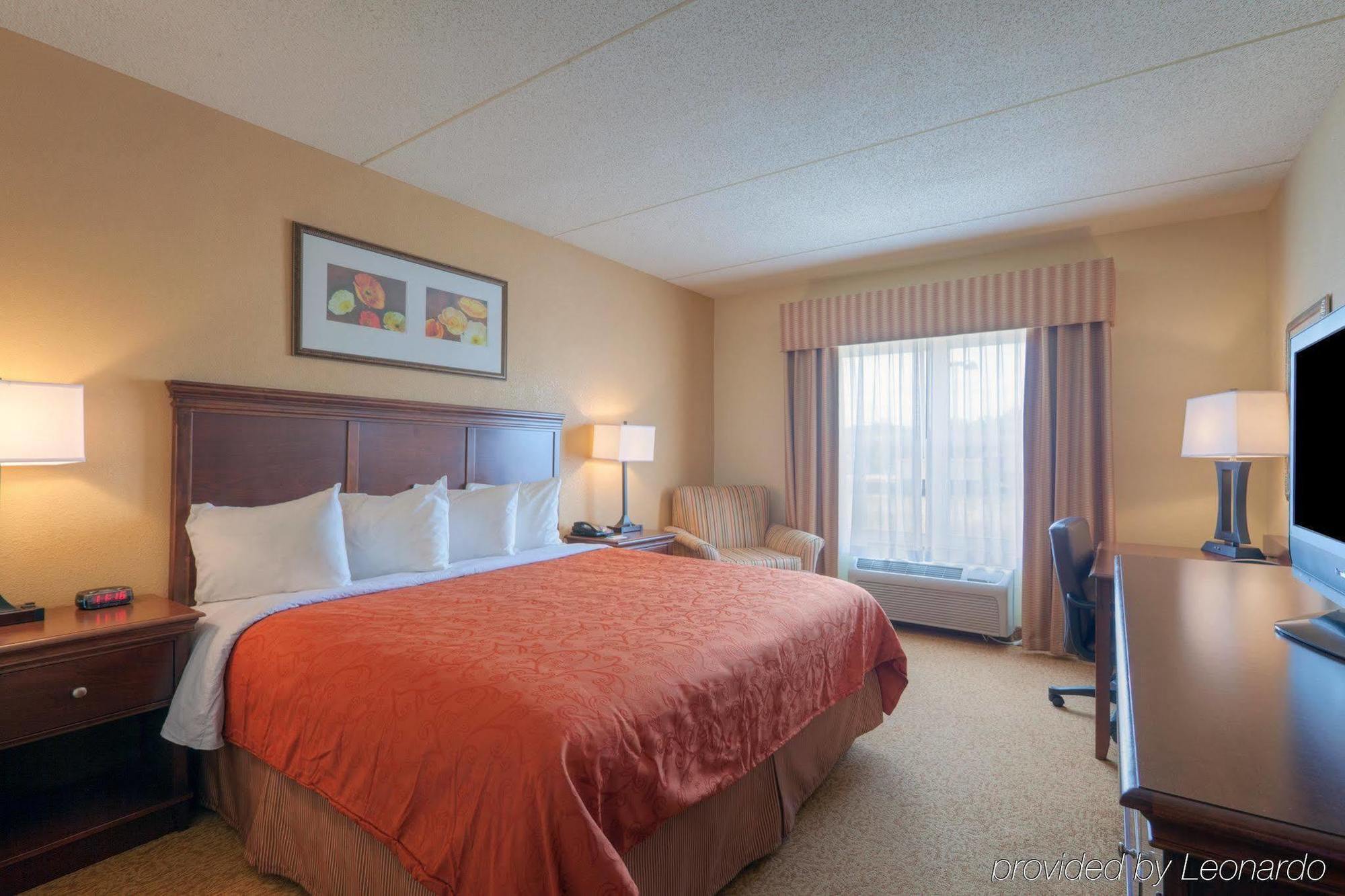Country & By Radisson, Lexington Park